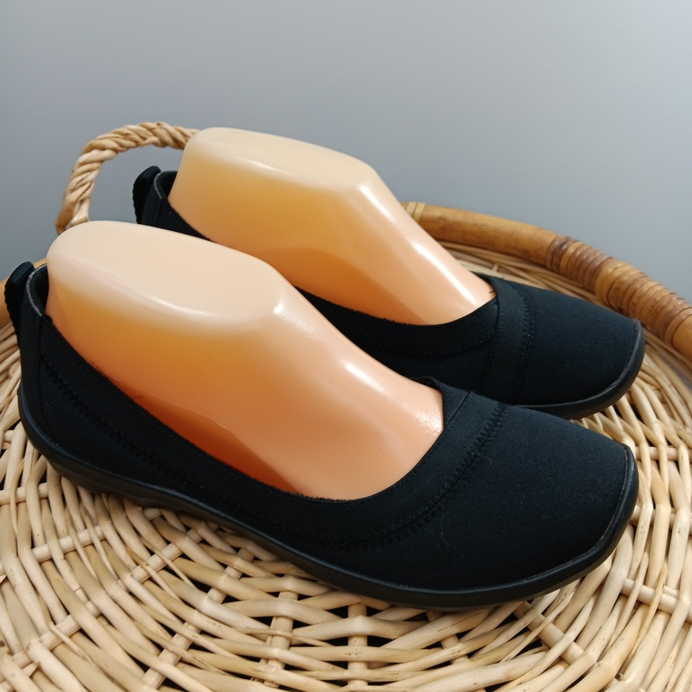 CROCS Busy Day Stretch Black Women's Slip-On Ballet Flats